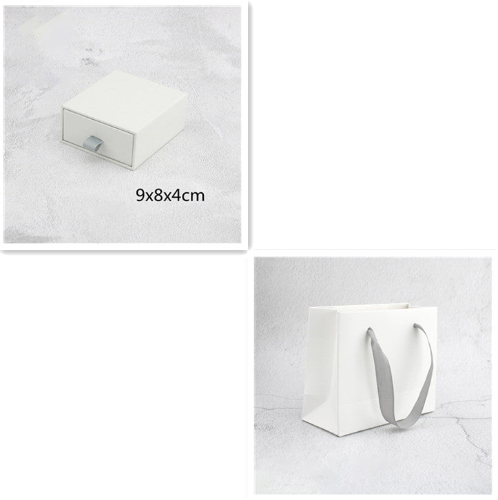 Coffret cadeau de bijoux Adorné