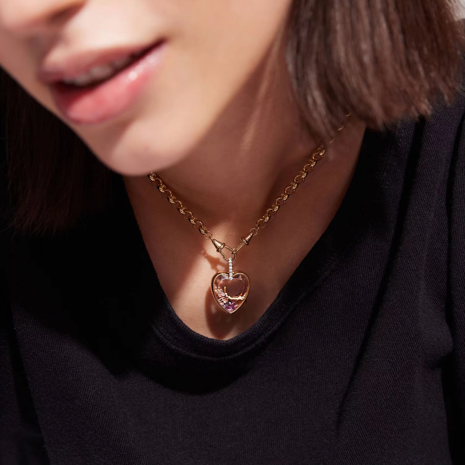 Adorné Amulet