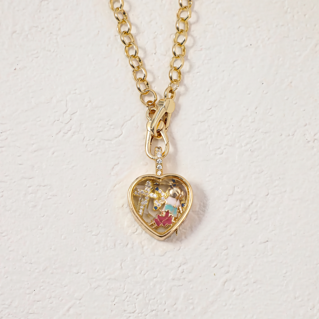 Adorné Amulet