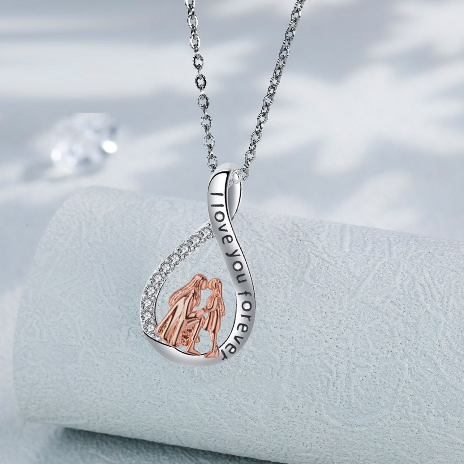 Isaline Mama Necklace